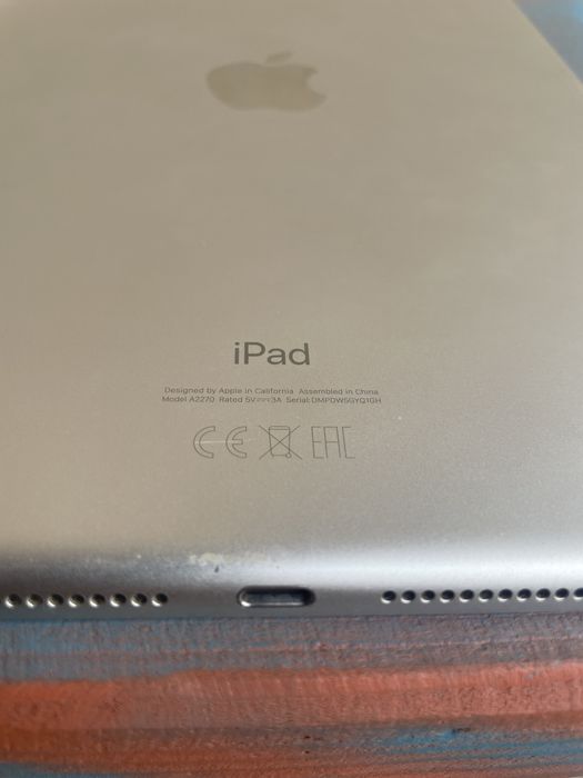 Carcasa  Ipad gen 8 A2270 și ipad 7 pt piese