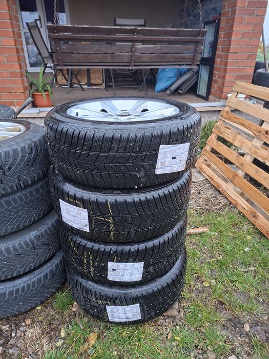 Vând roți de BMW 5X120 ,225/50 R17 BARUM