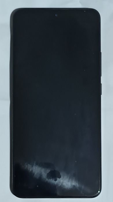 Xiaomi 13 t pro cu urme fine de zgârieturi pe ecran