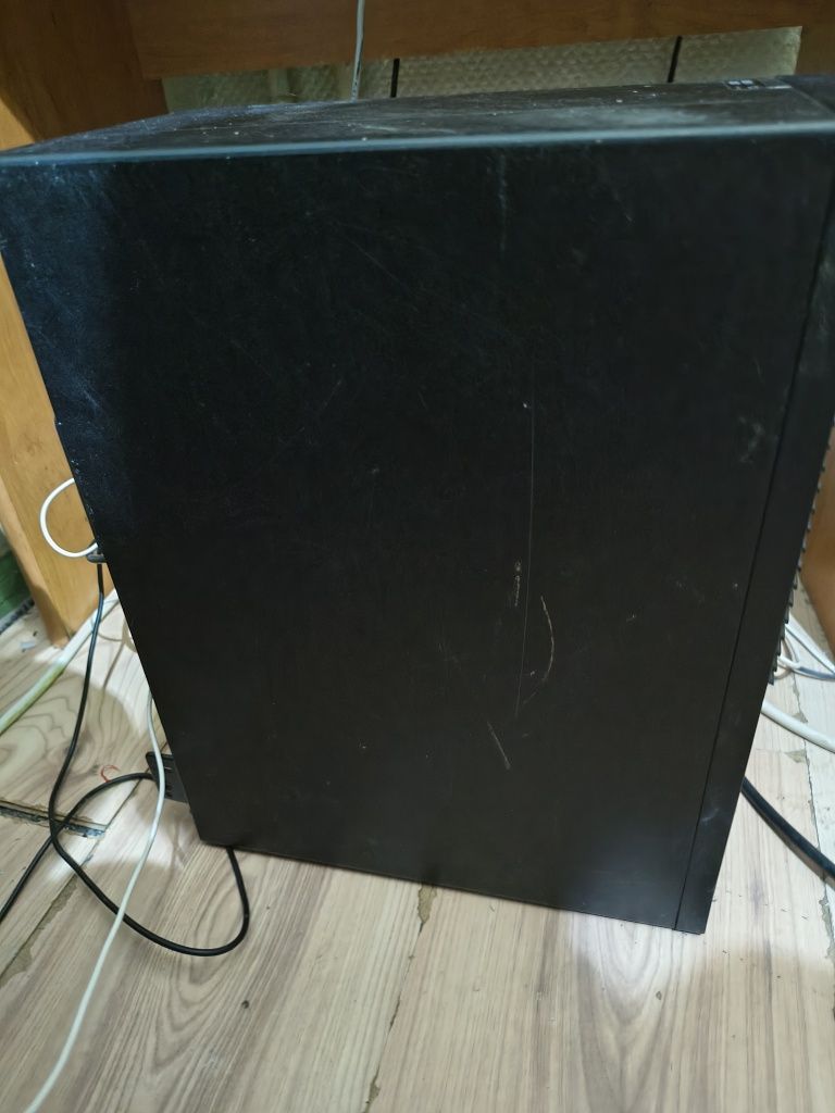 Компютър DELL OPTIPLEX 3040*Продава се спешно*