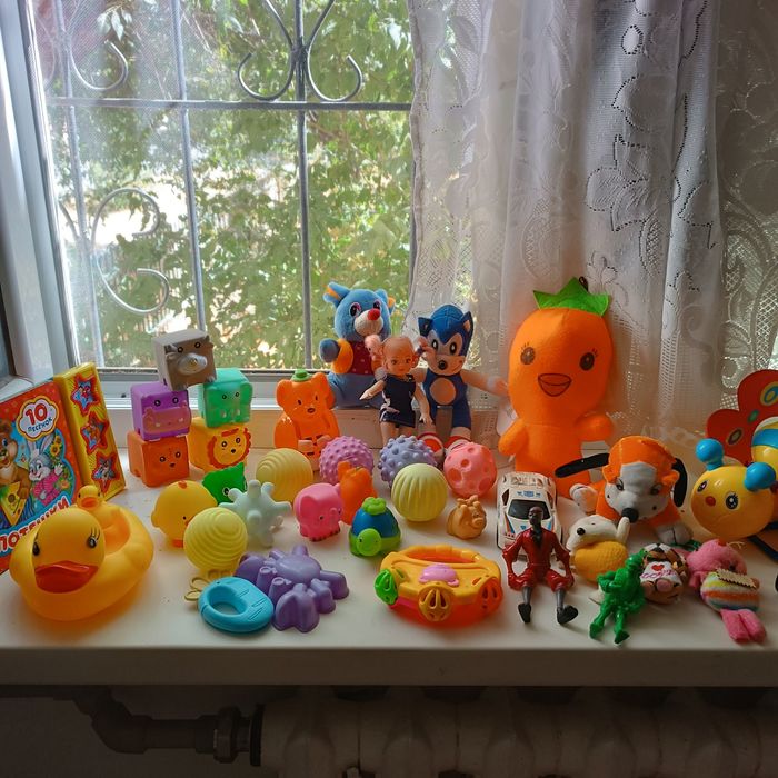 Игрушки, домик, ванна