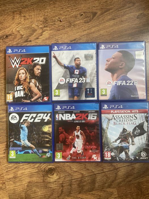 Playstation 4 с 2 контролера и 6 игри