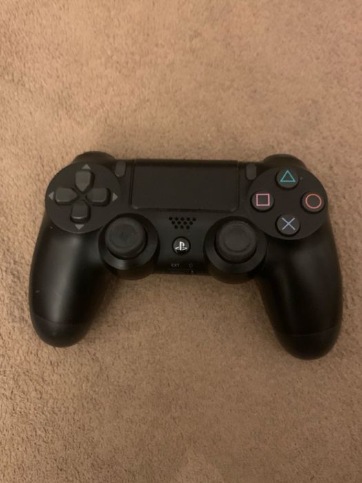 Playstation 4 (плейстейшън 4) със 7 игри
