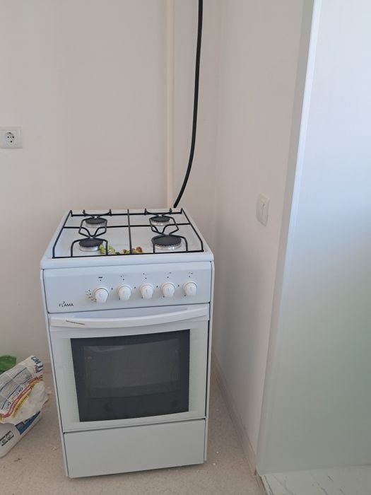 Продам газ плита новая