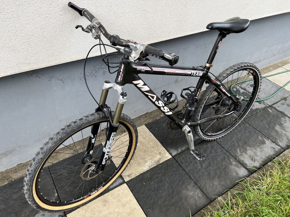 Bicicleta Mountain Bike full Carbon / Massi