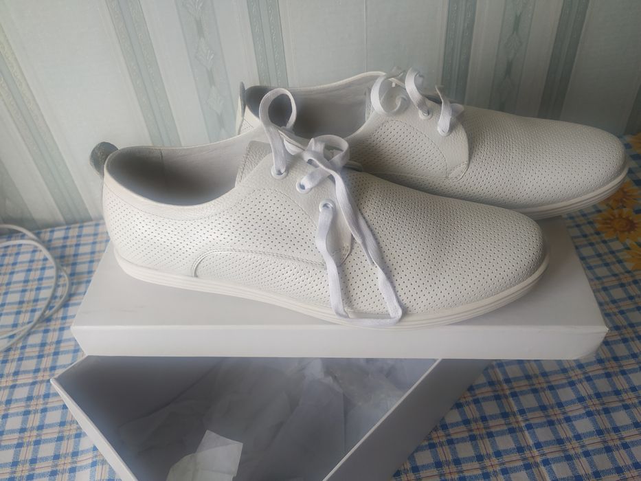 Туфли  мужские белые фирменные