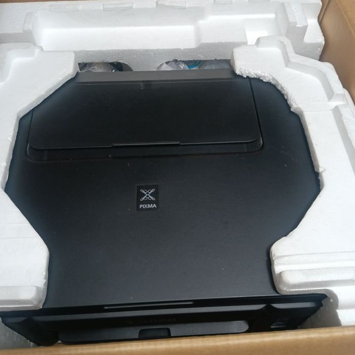 Срочно продаю Принтер Canon Pixma