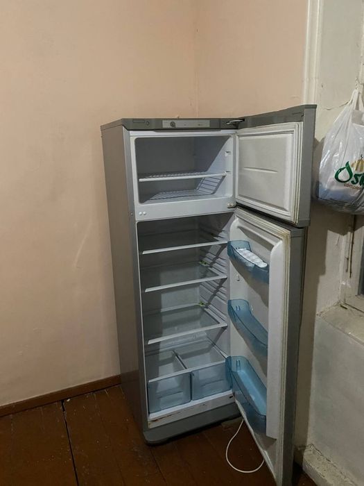 Xolodilnik Biryusa sotiladi