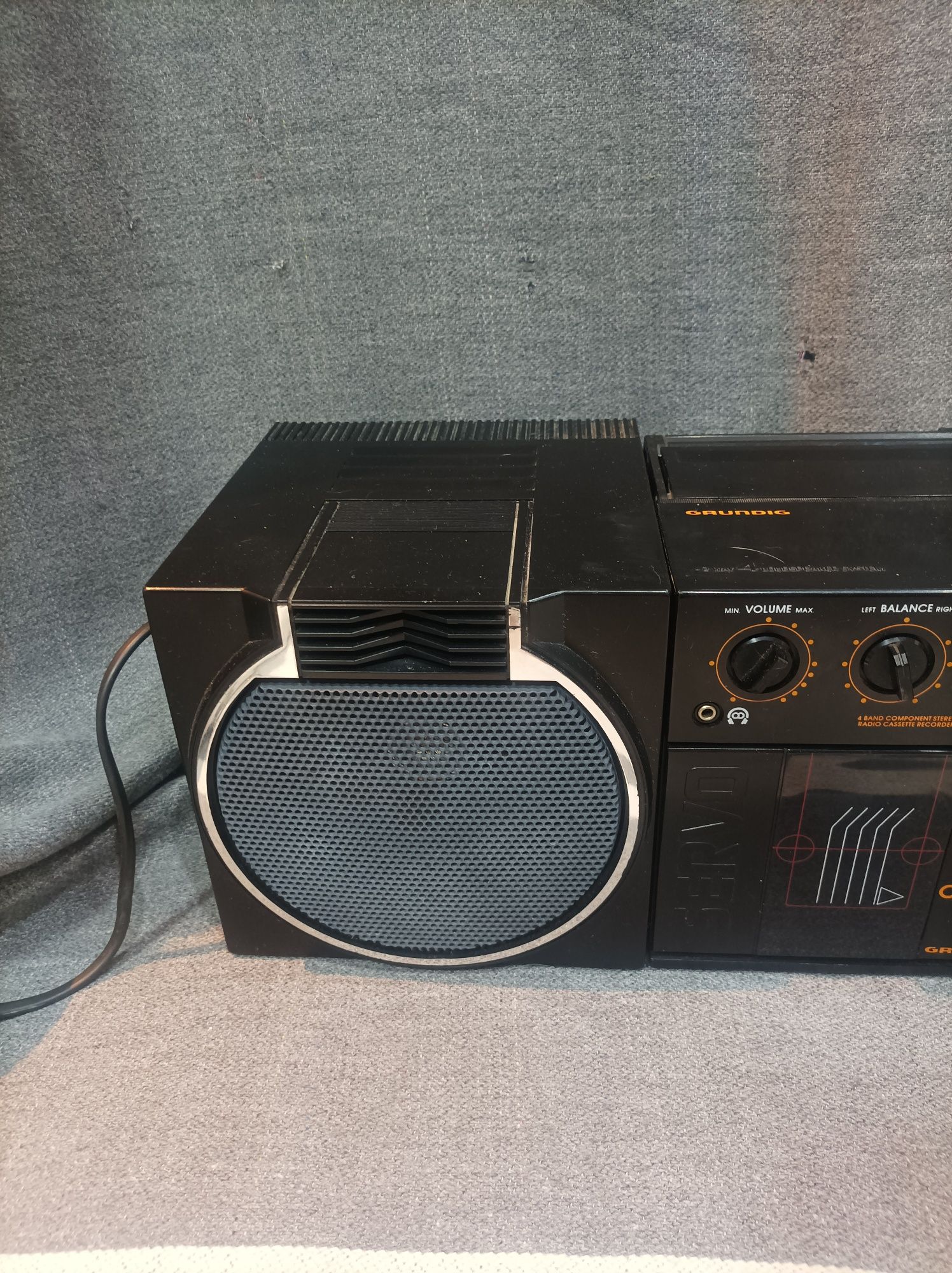 Casetofon grundig party center 700