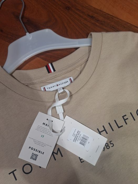 Vând bluza Tommy Hilfiger