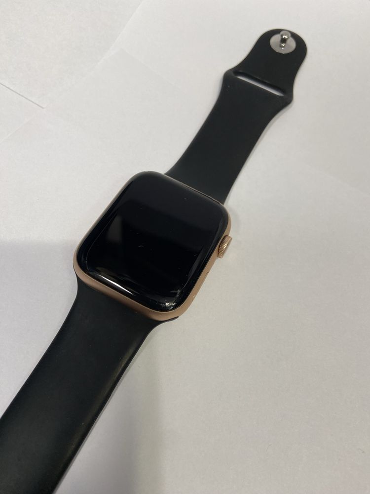 MDM vinde: Apple Watch Seria 6, 44mm, Gold.