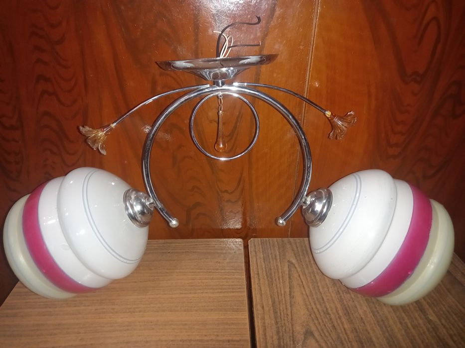 Vand corpuri de iluminat și diferite globuri de sticla