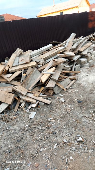 Б/У    есік .отыңға ағаш .раковина сатылады