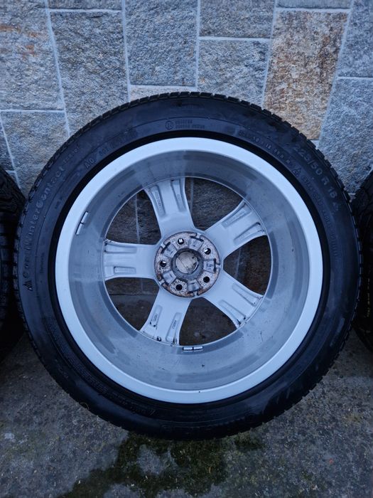AUDI 225/50-18 CONTINENTAL 4G0601025M