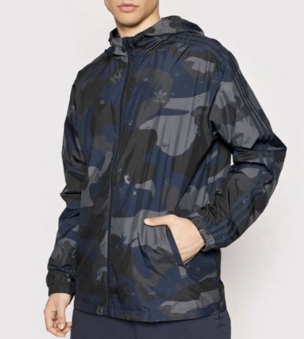 Нова ветровка Адидас М размер, суичър Alpha