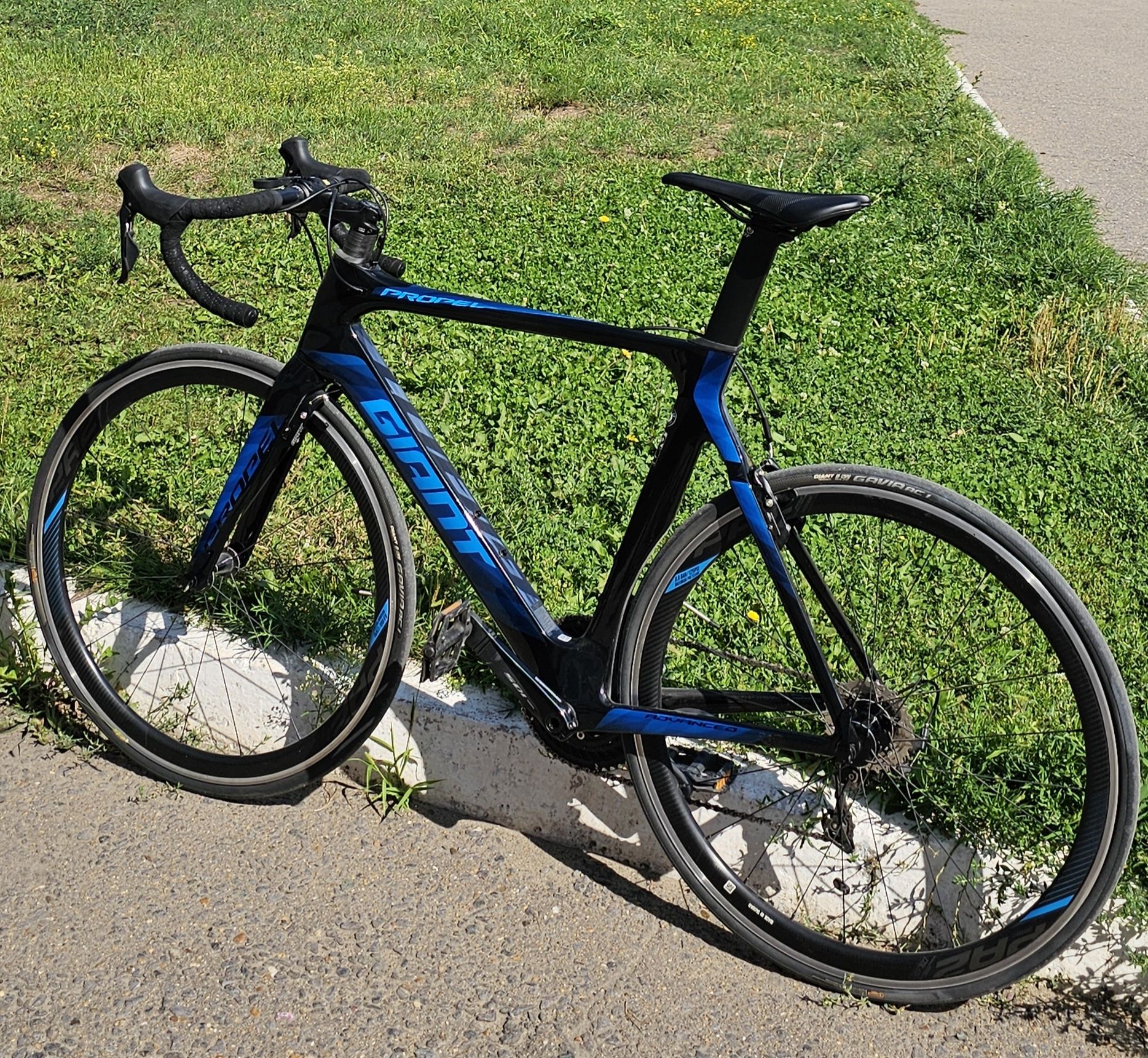 Шоссейный карбоновый велосипед Giant Propel Advanced 1 ML (2019)