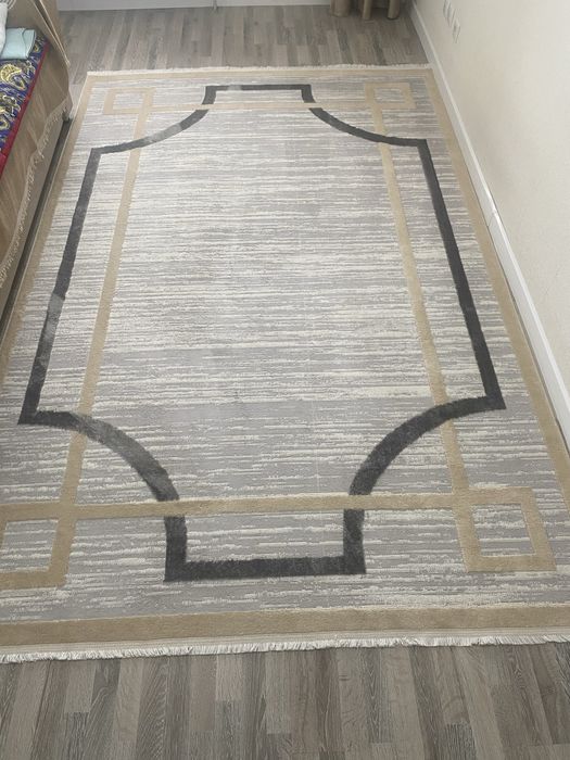 Продам ковер в отличном сострянии