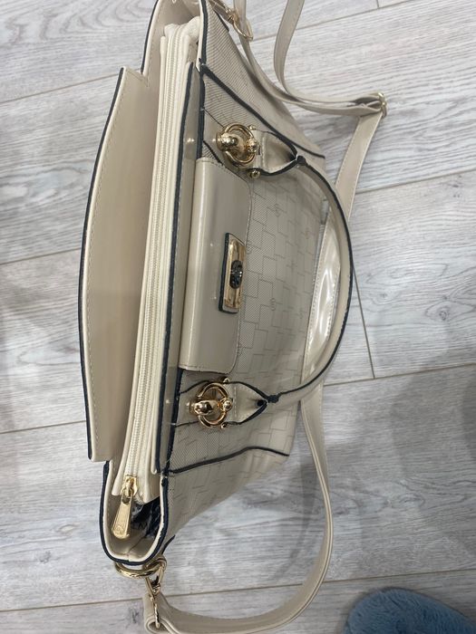 Poșetă crem  nouă