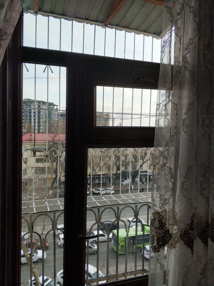 Продается Квартира 74 кв. Шота Руставели около входа в Аскию базар