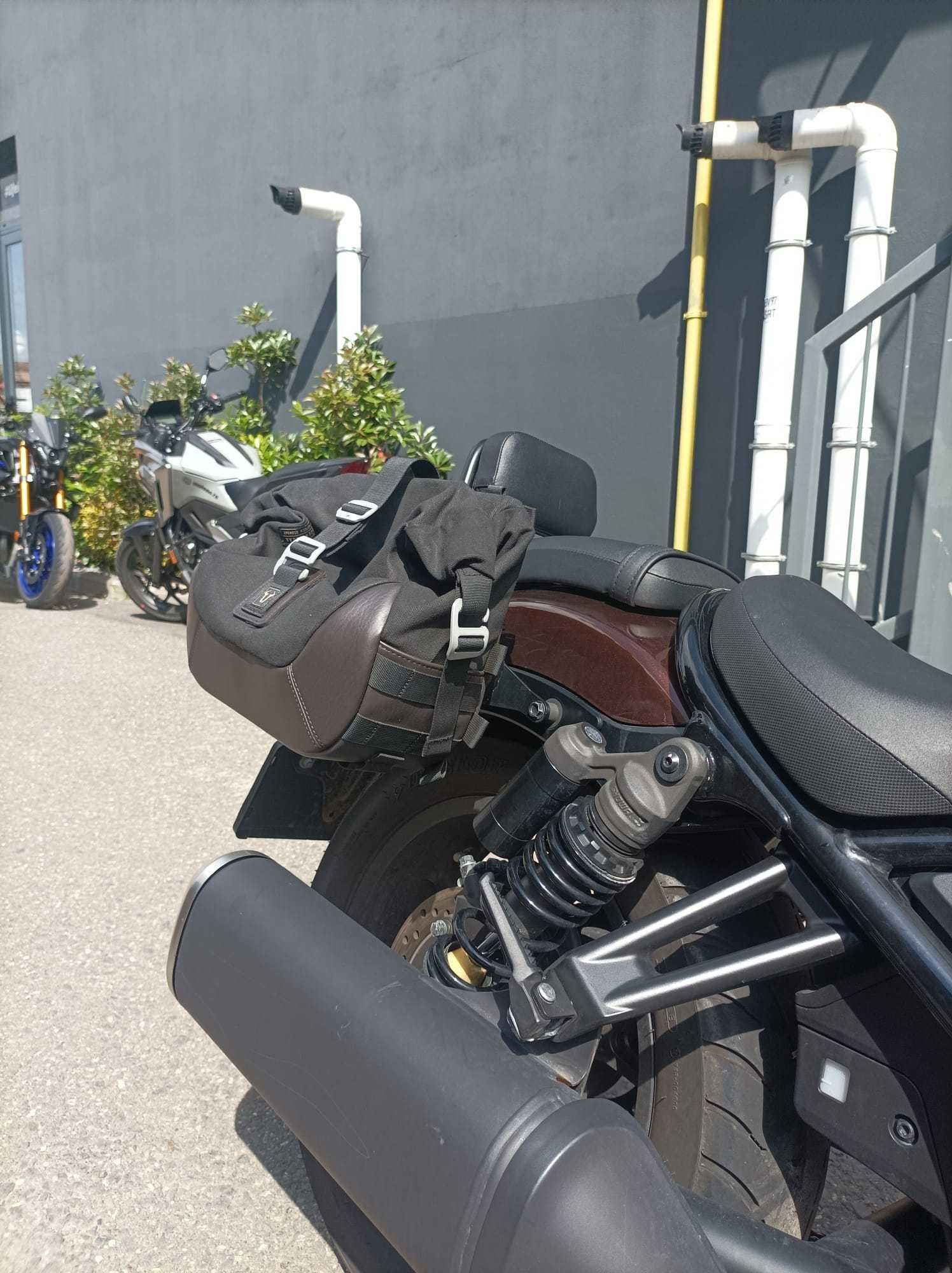 HONDA REBEL 1100 MT 2022, Rulat 7500 km