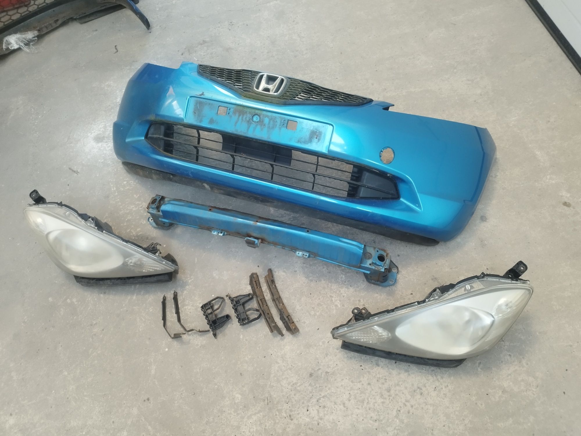 Предница за хонда джаз  honda jazz