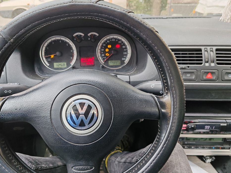 Vând vw bora 1.6 fsi benzina,
