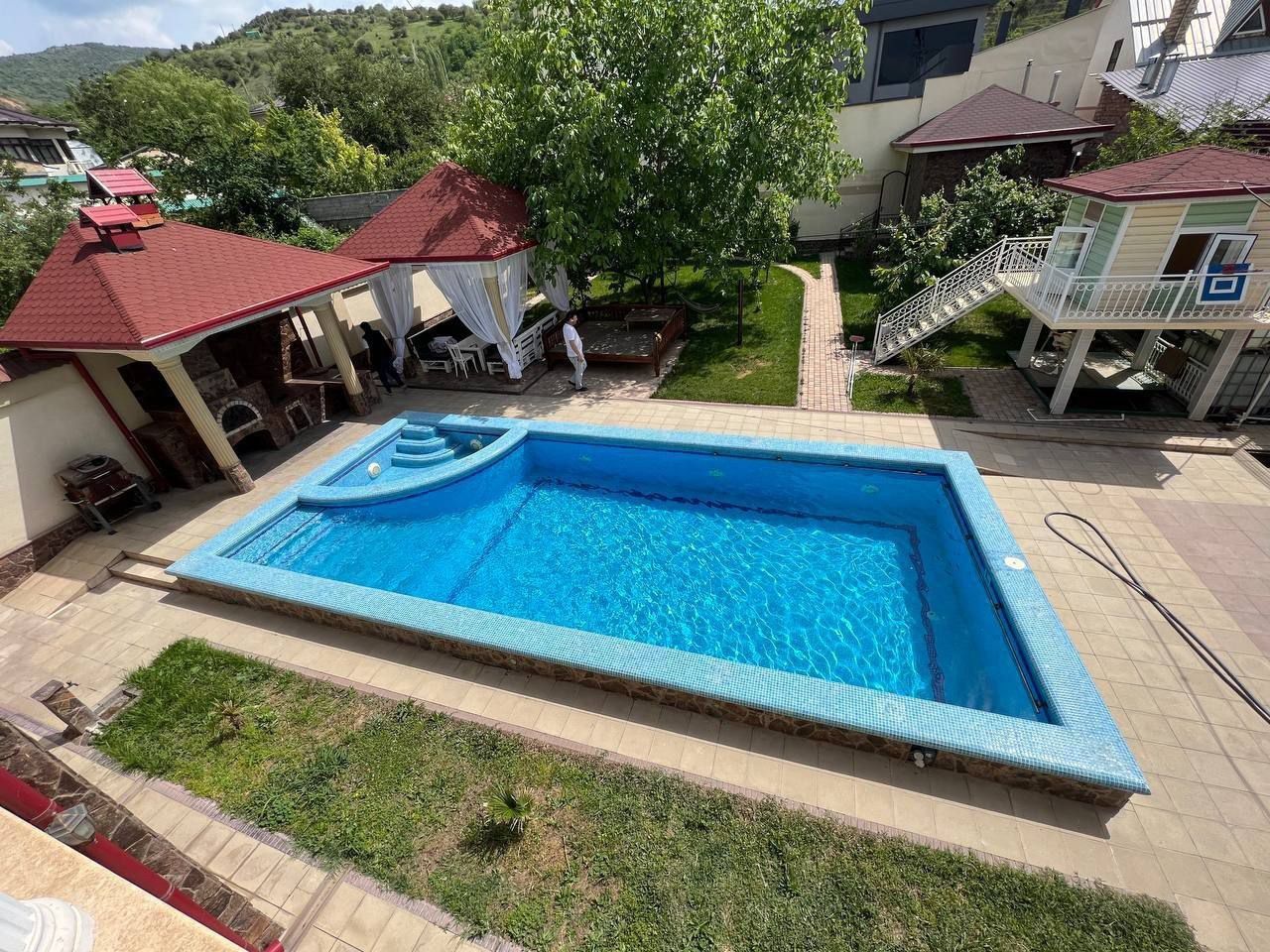 DACHA:Arbat kafe orqasida