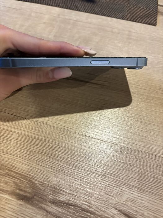 Iphone 14 blue perfect