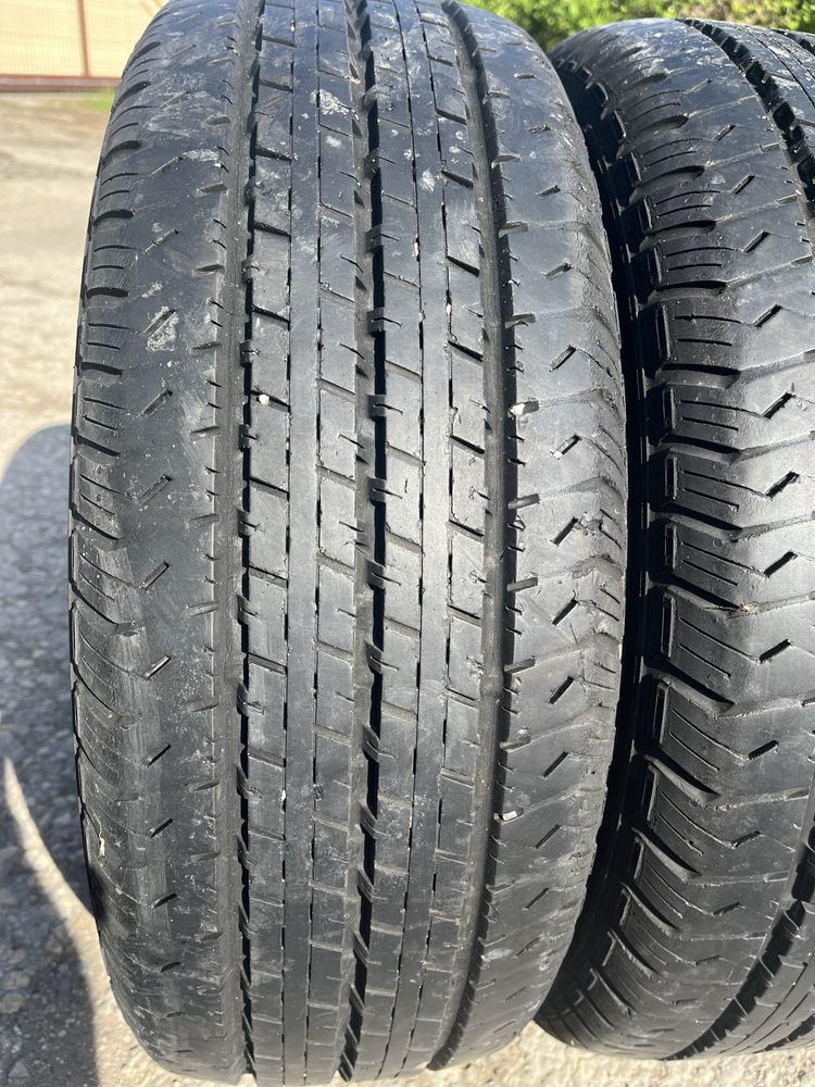 2 бр. летни гуми 215/70/15C Nokian 8 mm DOT 4515