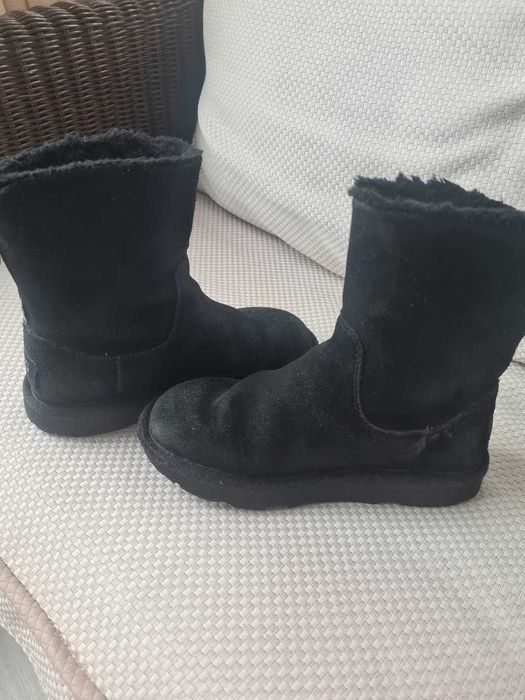 Cizme fete UGG marimea 31