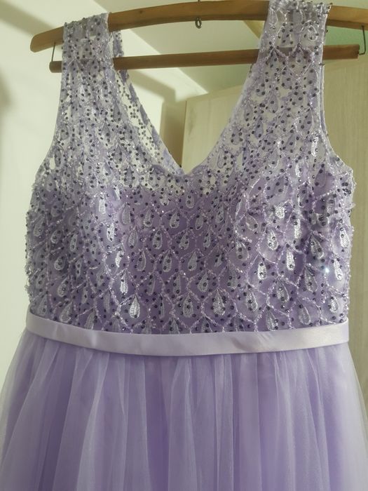 Vînd rochie mărimea L-XL purtată 2 ore la starea civila 500 lei  +pant