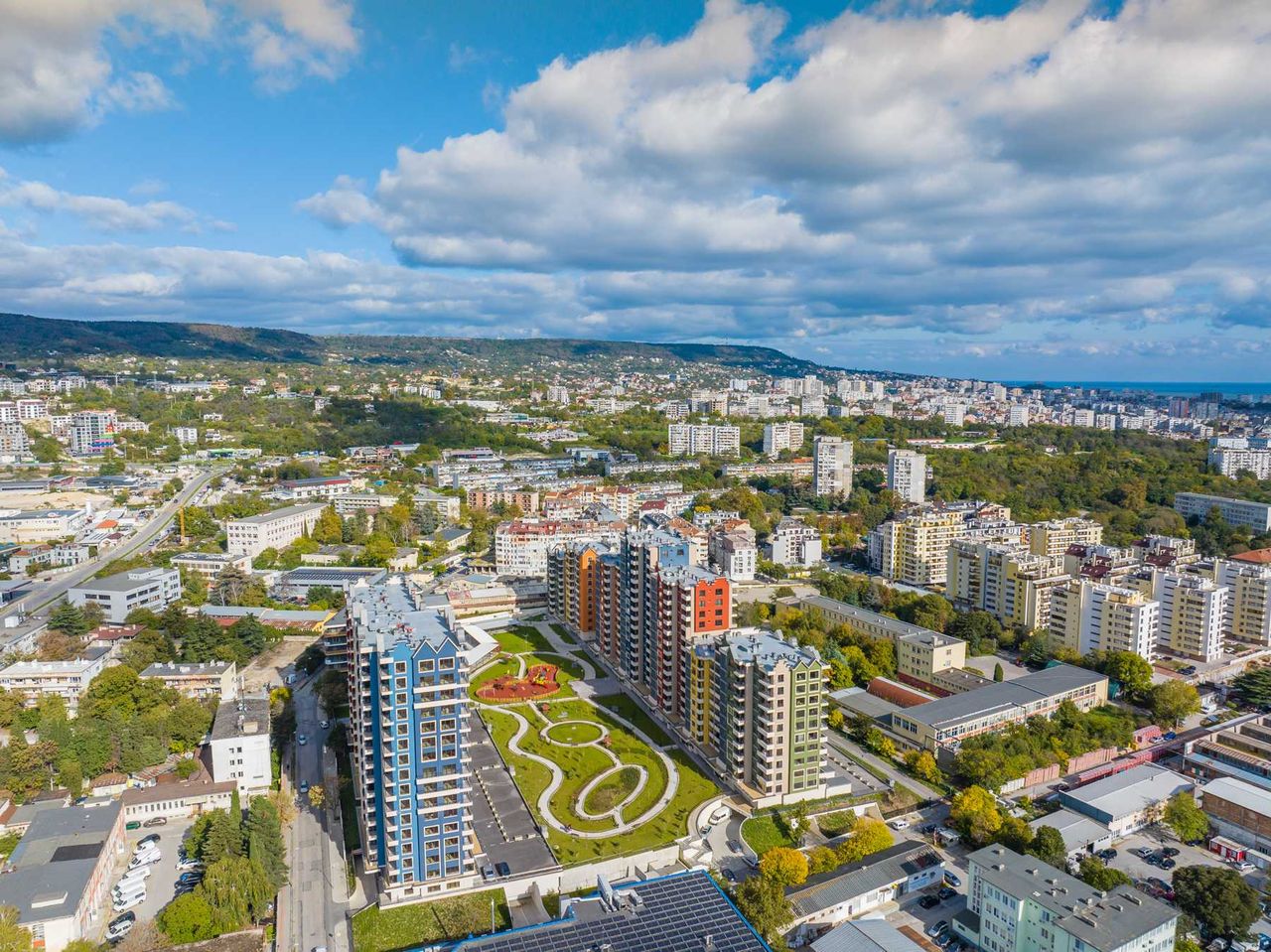 Дава се под наем Гараж / Паркомясто в Варна, Победа - 18 кв.м за 51 € - Снимка #1