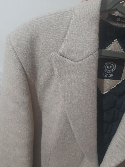 Erkaklar qishki paltosi sotiladi