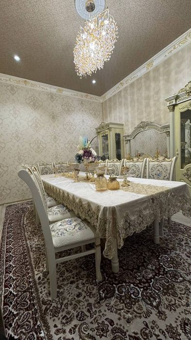 Nazarbek Tekstilda uy sotiladi. Mebellari bilan sotiladi