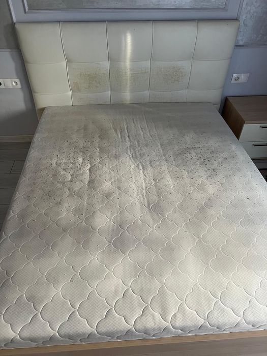 Продам кровать без матраса