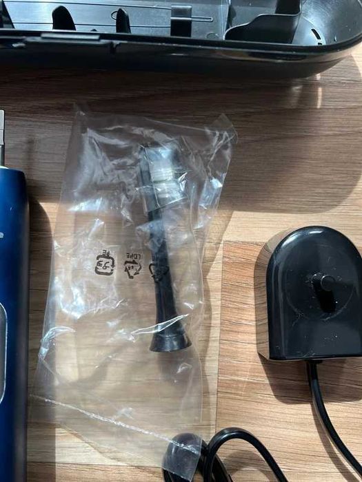 Periuta de dinti electrica Philips Sonicare + rezerve