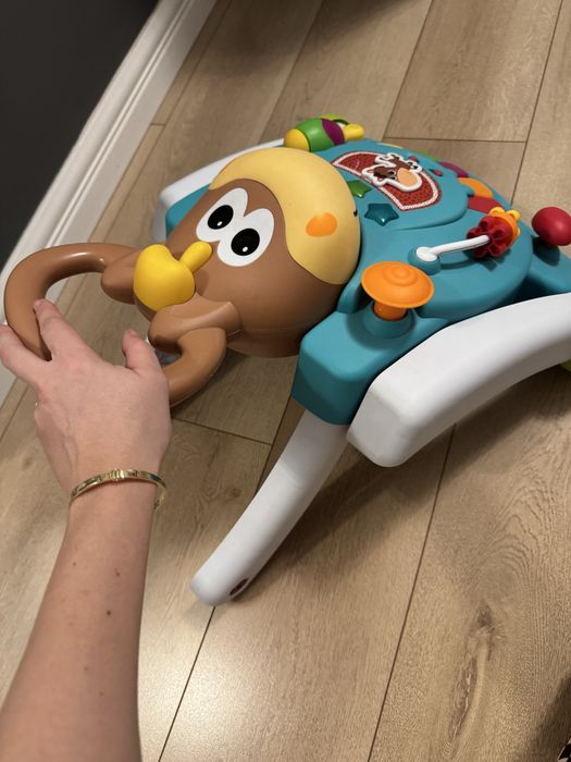 Antemergator si Masa de activitati B-Kids, Calut