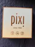 Кутия PIXI-skintreats