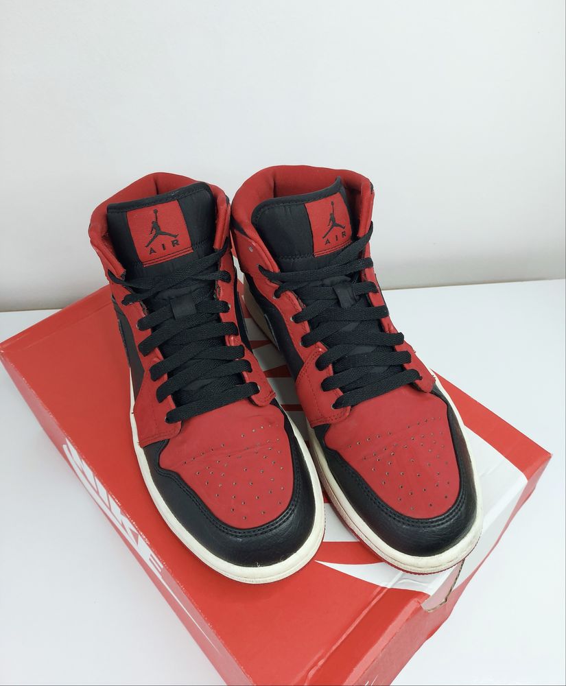 Air Jordan 1 Mid ( 43 ) Маратонки