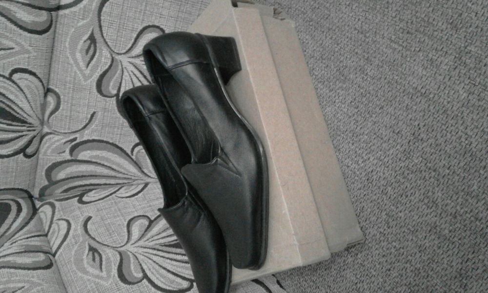 Продам военные женские туфли.