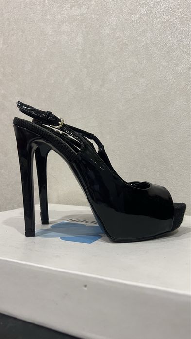 Босоножки женские