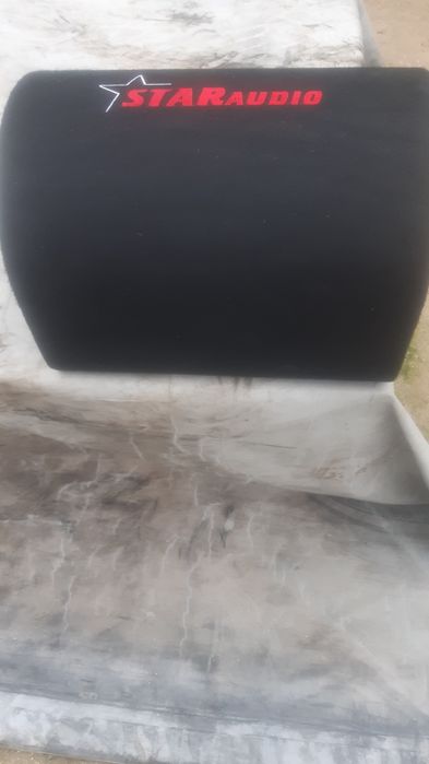 Бас каса с осиловател