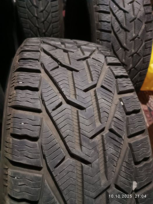 Гуми 235/55 R 18