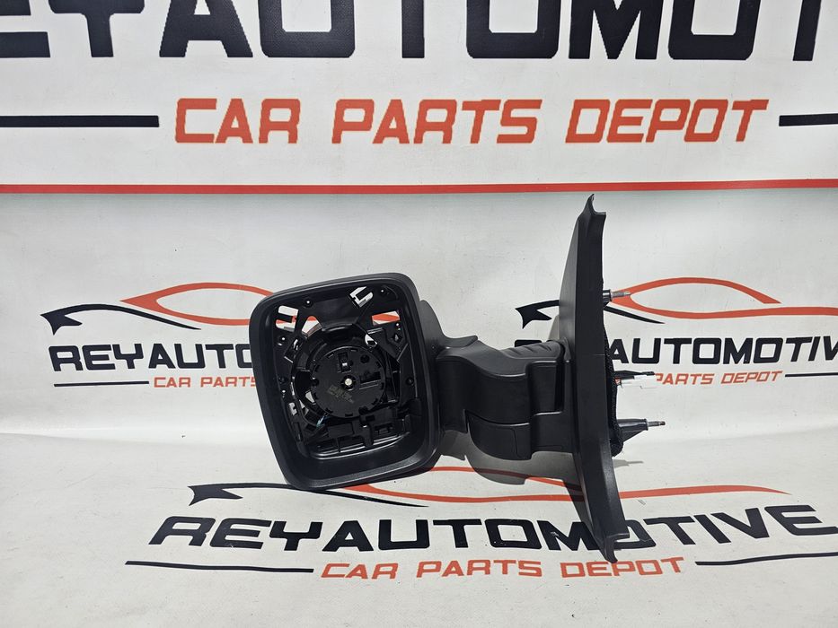 Oglinda stanga brat lung Renault Trafic 3 / Opel Vivaro cod 963025184R