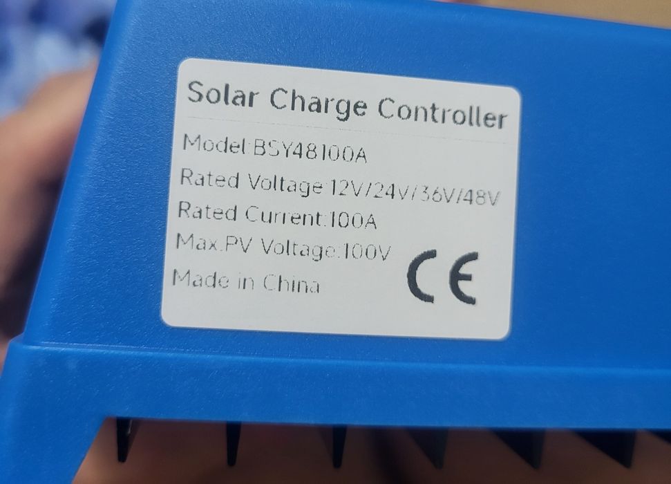 Vând mppt solar charge controller 100A 12/24/36/48V
