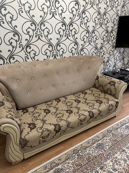 Продам диван и два кресла