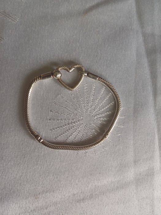 Сребърна гривна Pandora и детска гривна Pandora