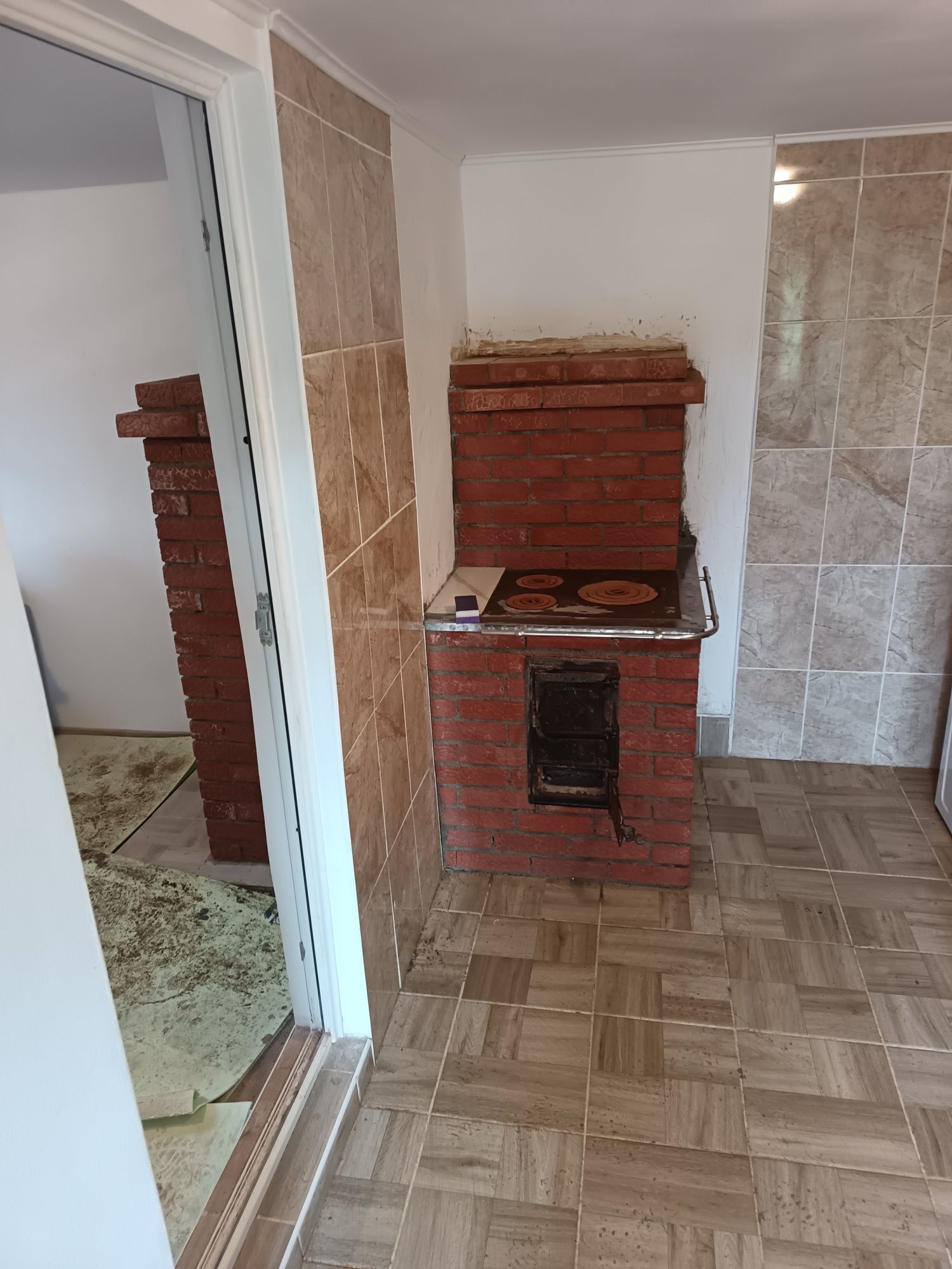 Sobe teracotă, cărămidă aparentă,cuptoare, șeminee