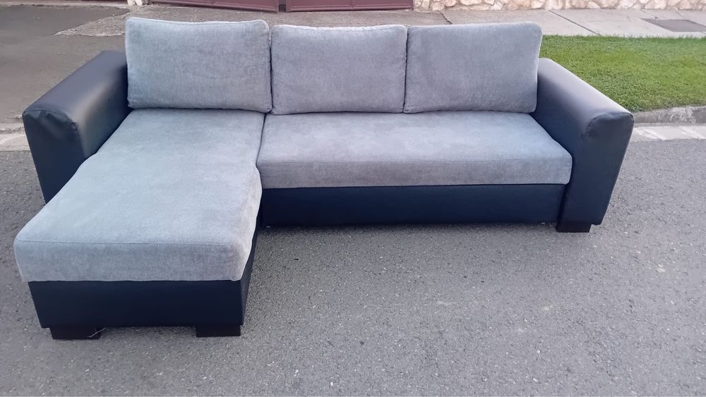Coltar extensibil Reversibil  cu loc pentru haine