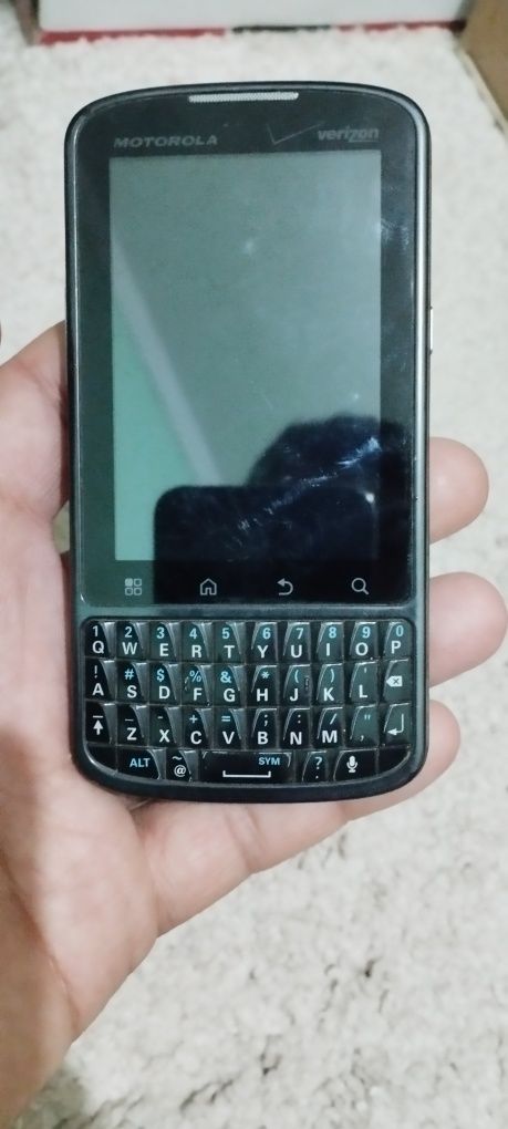 Продаются сотовый телефон BlackBerry и motorola